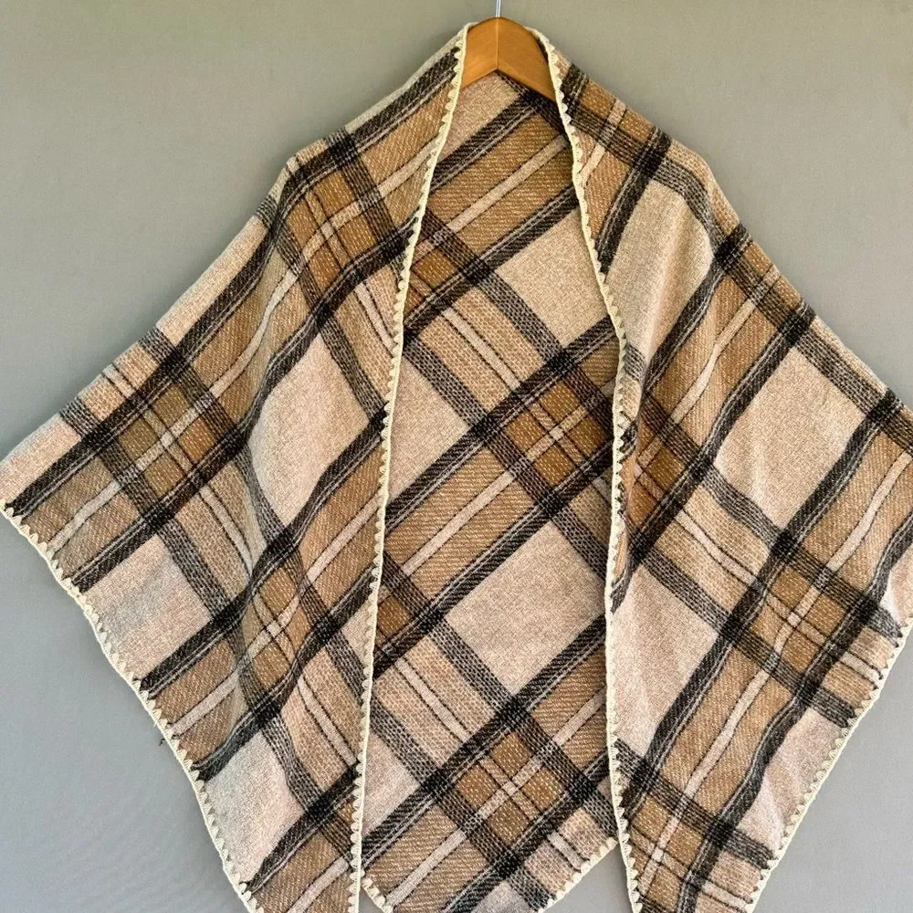 🎉5 for $45🎉 Vince Camuto cover up poncho womens one size